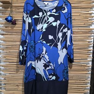 New York & Company Blue and Black Floral Dress Size Large. Flowy. Comfy.